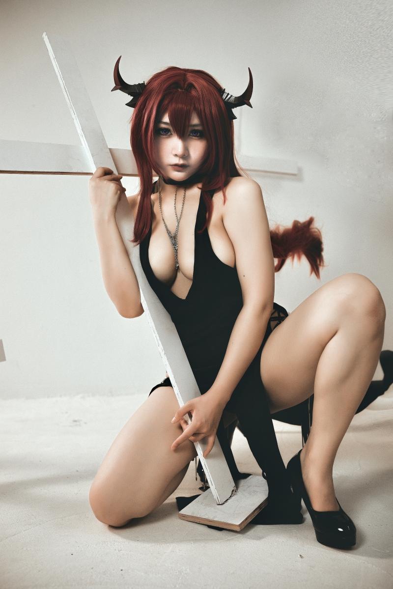 三刀刀miido作品明日方舟 史尔特尔【20P-126MB】