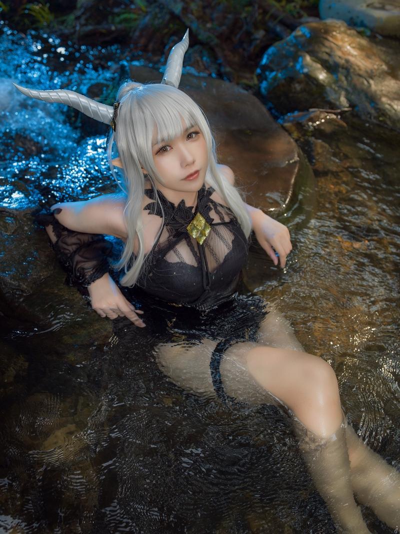 麻花酱作品明日方舟 闪灵泳装【20P-254MB】