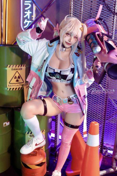 Byoru胜利女神COS：再现妮姬豺狼的霸气与性感魅力