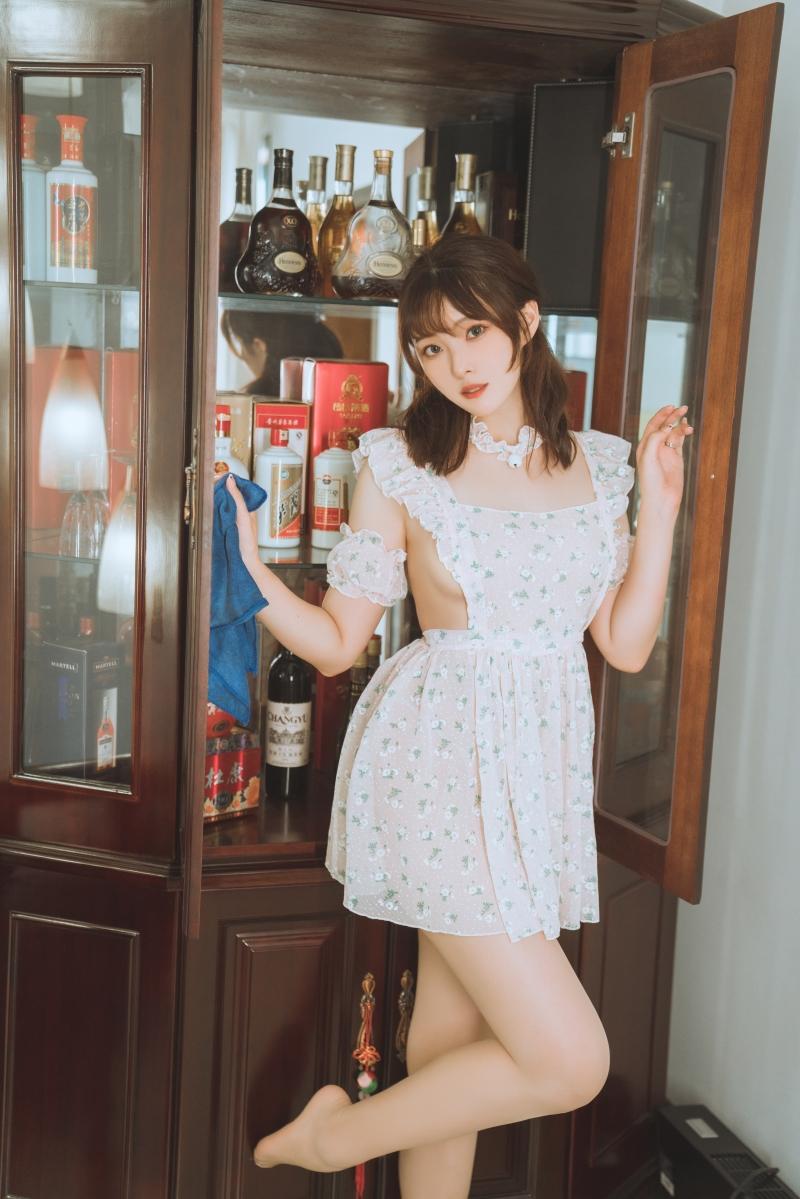 Natsuko夏夏子作品碎花围裙【55P-1V-782MB】