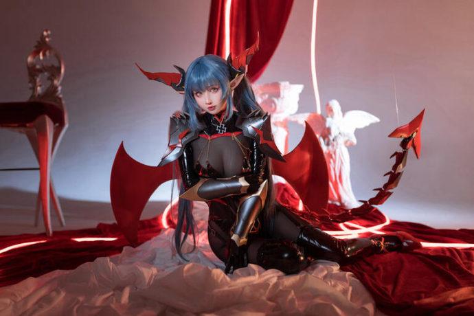 rioko凉凉子cos雷根斯堡造型闪耀五彩斑斓的动漫世界