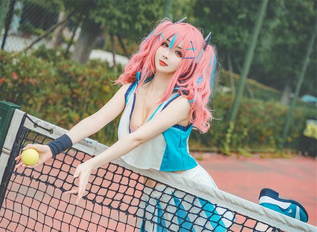 Rioko凉凉子布莱默顿COS：展现网球裙舰娘的性感魅力