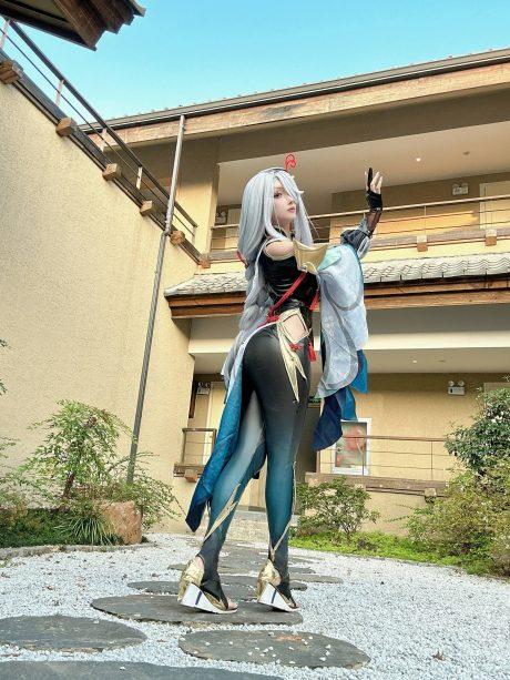 rioko凉凉子申鹤COS：完美演绎原神仙气美人的性感与冷艳