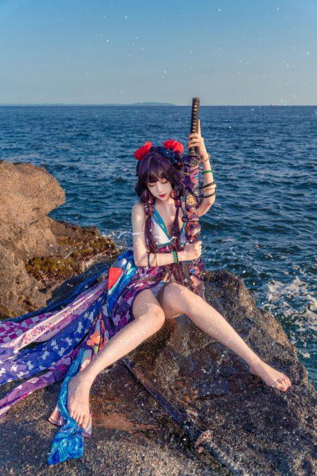 Shika小鹿鹿葛饰应为COS：展现阿荣自由与性感的绝美