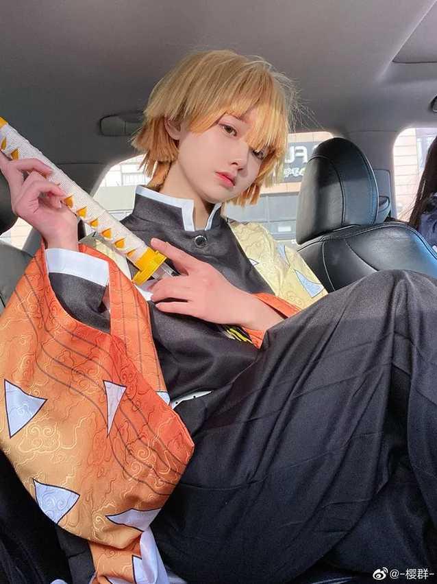 《鬼灭之刃》善逸COS：樱群完美诠释我妻善逸的双面魅力