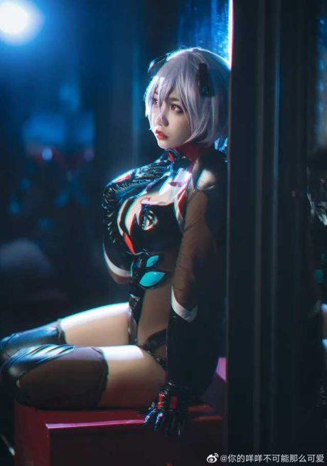 冷艳与性感的交融：你的咩咩不可能那么可爱绫波丽COS