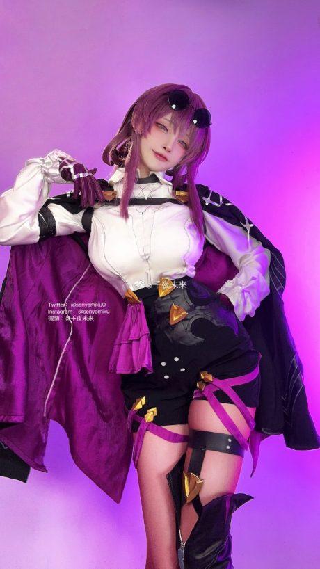 千夜未来卡芙卡COS：带你领略性感优雅与战斗的完美结合