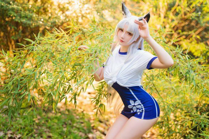 原神星之迟迟COS：演绎死库水版本堂主胡桃的性感与俏皮