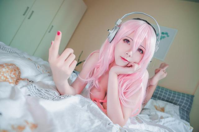 塔塔_Lo1iTa超级索尼子COS：展示完美身材与优雅魅力