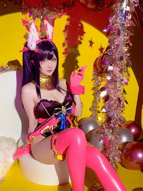 星之迟迟星野爱COS：演绎星空下兔女郎的诱惑与可爱