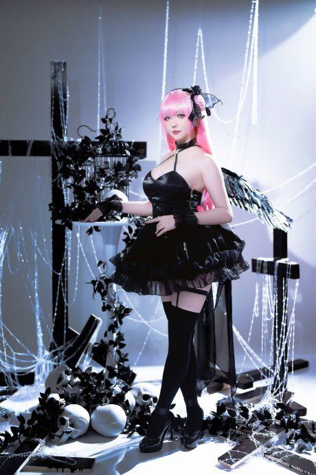 星之迟迟桃乐丝COS：再现胜利女神妮姬的冷艳与性感