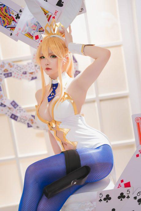 星之迟迟狮子王COS：演绎兔女郎阿尔托莉雅的神圣与诱惑