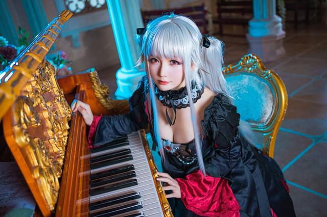 星之迟迟篝之雾枝COS：再现吸血鬼女王的优雅与性感