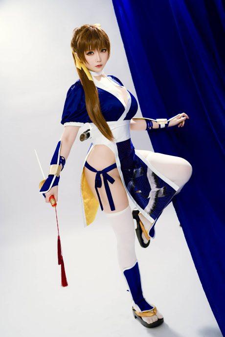 星之迟迟霞COS：演绎死或生中性感与灵动的女忍者风采