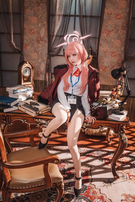 是一只熊仔吗蔚蓝档案COS：再现陆八魔爱露的绝美瞬间