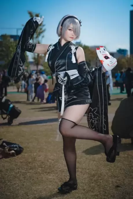 机械之美与日式风情完美融合：水瀬あいり2Bcos惊艳登场