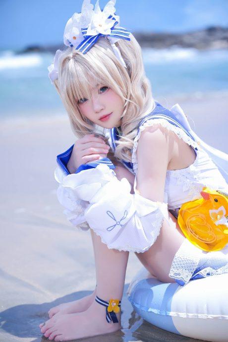 桜桃喵原神COS：将天真可爱的芭芭拉完美地带入了现实