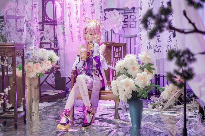 桜桃喵符玄COS：再现星穹铁道太卜大人的性感与智慧