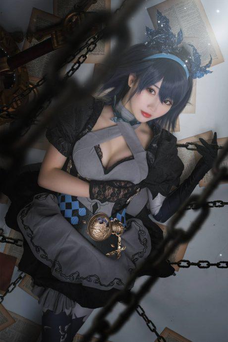 死亡爱丽丝面饼仙儿COS：演绎战斗少女爱丽丝的致命魅惑