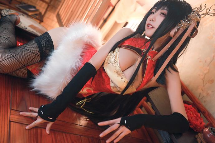 水淼aqua大凤旗袍cos：水淼把古典与现代的艺术之美融合