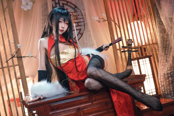 水淼aqua大凤旗袍cos：水淼把古典与现代的艺术之美融合