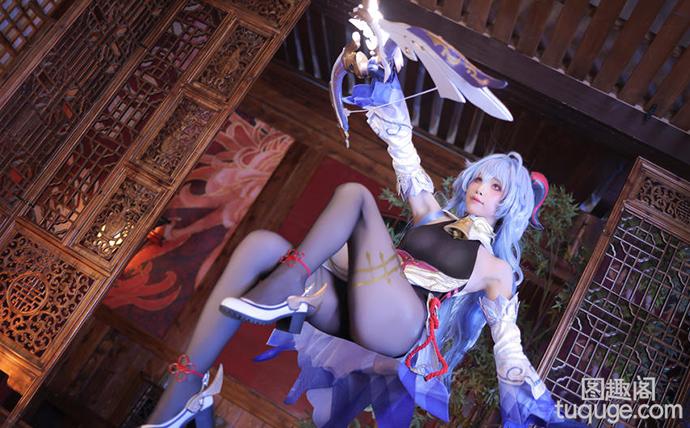 水淼aqua甘雨全部原神cos图集：牛奶与脚奇妙融合！