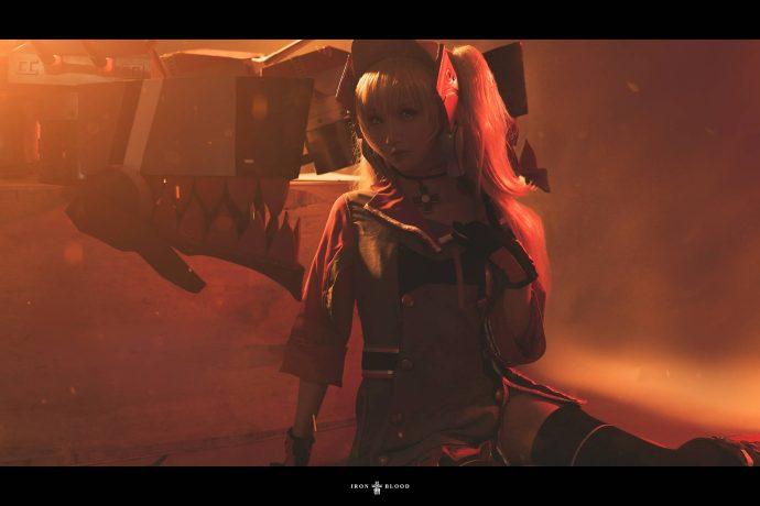 碧蓝航线面饼仙儿COS：展现希佩尔海军上将的军火级美貌