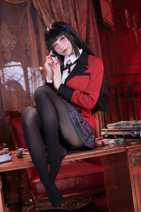 美艳与危险并存：水淼aqua蛇喰梦子cos让人心跳加速