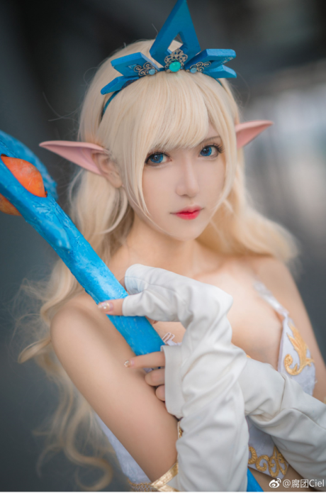 腐团Ciel英雄联盟COS：诠释风暴女神迦娜的神圣与魅力
