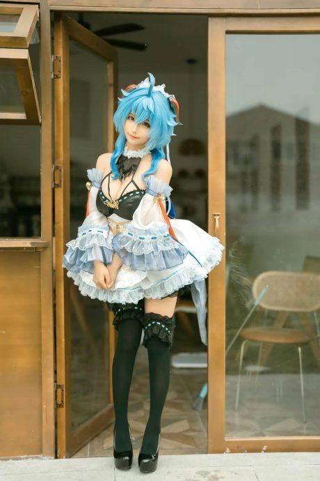 蠢沫沫甘雨COS：演绎仙兽血脉与女仆魅力的完美融合