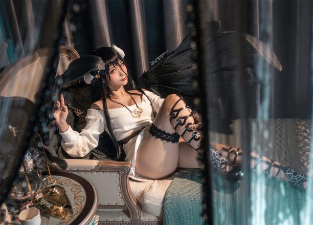 蠢沫沫雅儿贝德COS：从Overlord世界走出来的邪魅女神