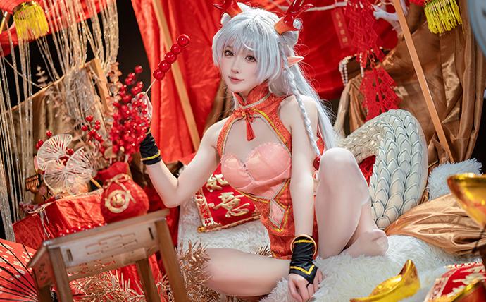 阿包也是兔娘龙妹cos的新春贺图尽显不拘一格的角色扮演艺术