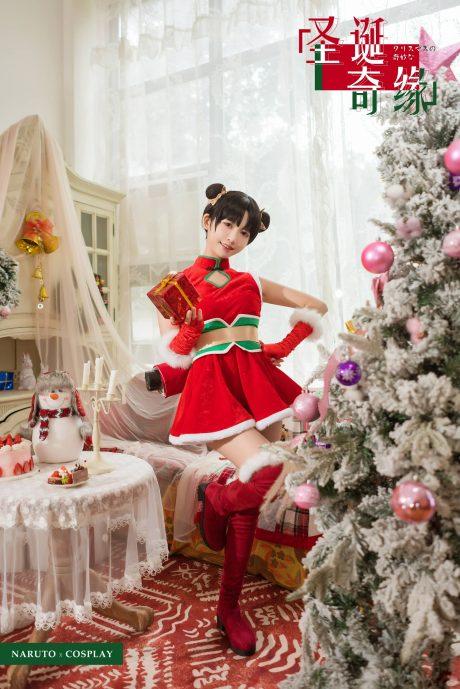 鳗鱼霏儿圣诞奇缘COS：性感演绎火影天天的独特魅力