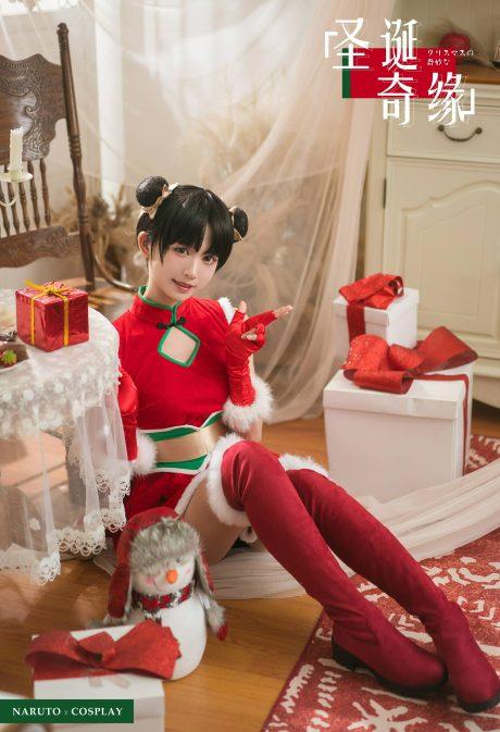 鳗鱼霏儿圣诞奇缘COS：性感演绎火影天天的独特魅力