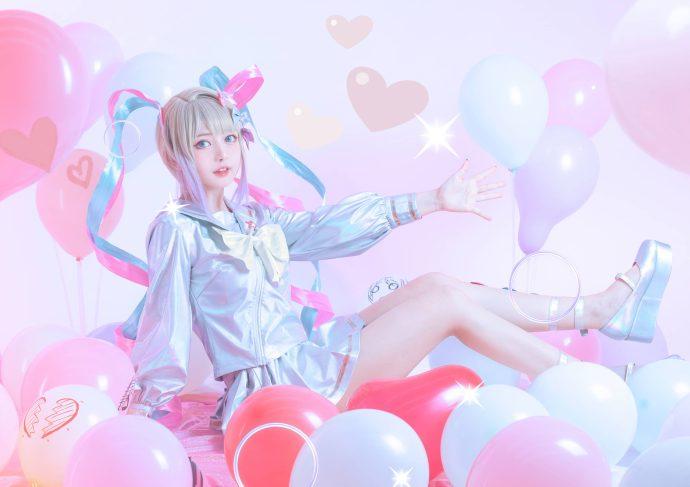 黑猫猫超天酱COS：完美再现主播女孩的甜美与可爱