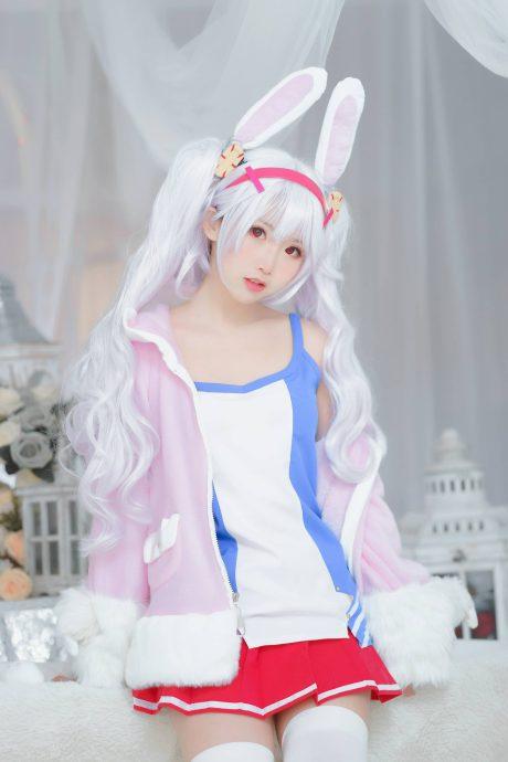 面饼仙儿cos兔耳拉菲：带你走进梦幻的碧蓝航线“萌世界”