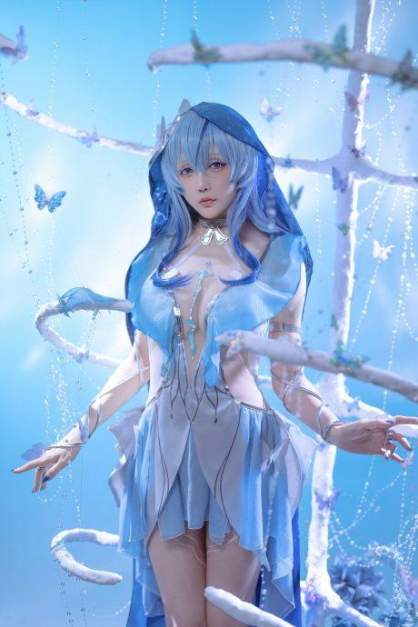 鸣潮星之迟迟COS：演绎守岸人的冰冷神秘与性感柔美