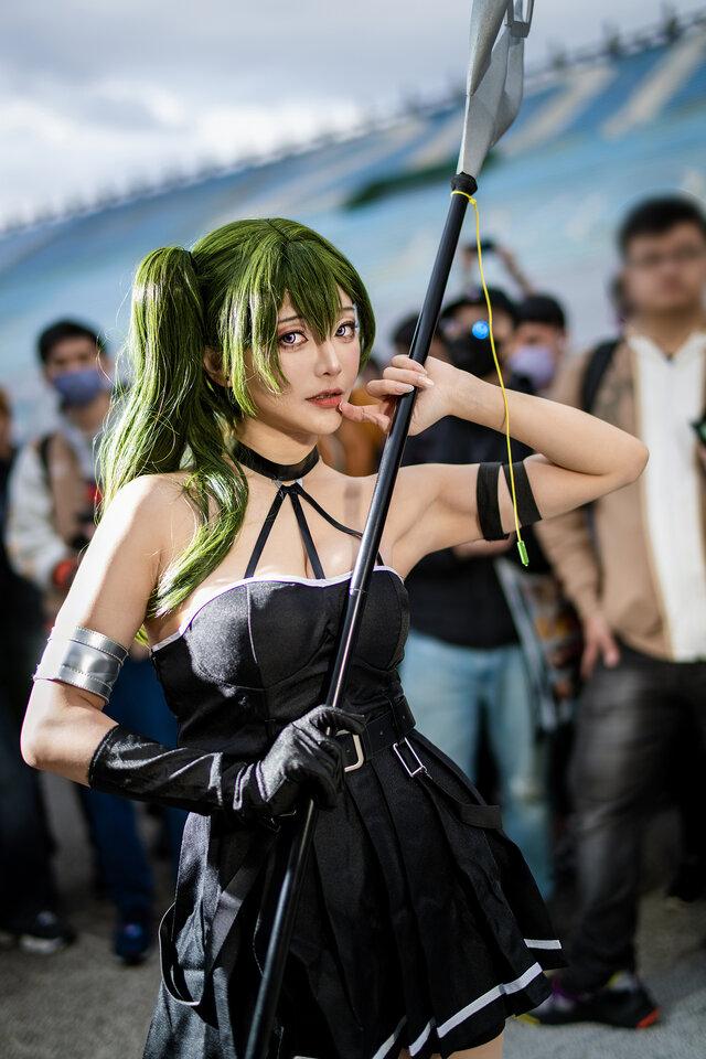 DenKa周荀尤贝尔cos冷艳如刀，FF44现场魔法斩击粉丝心脏