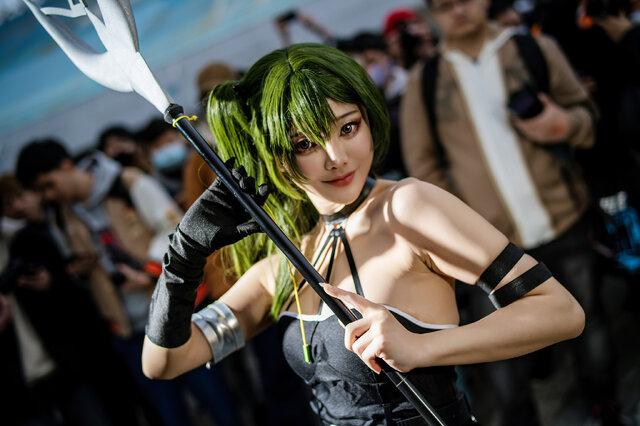 DenKa周荀尤贝尔cos冷艳如刀，FF44现场魔法斩击粉丝心脏