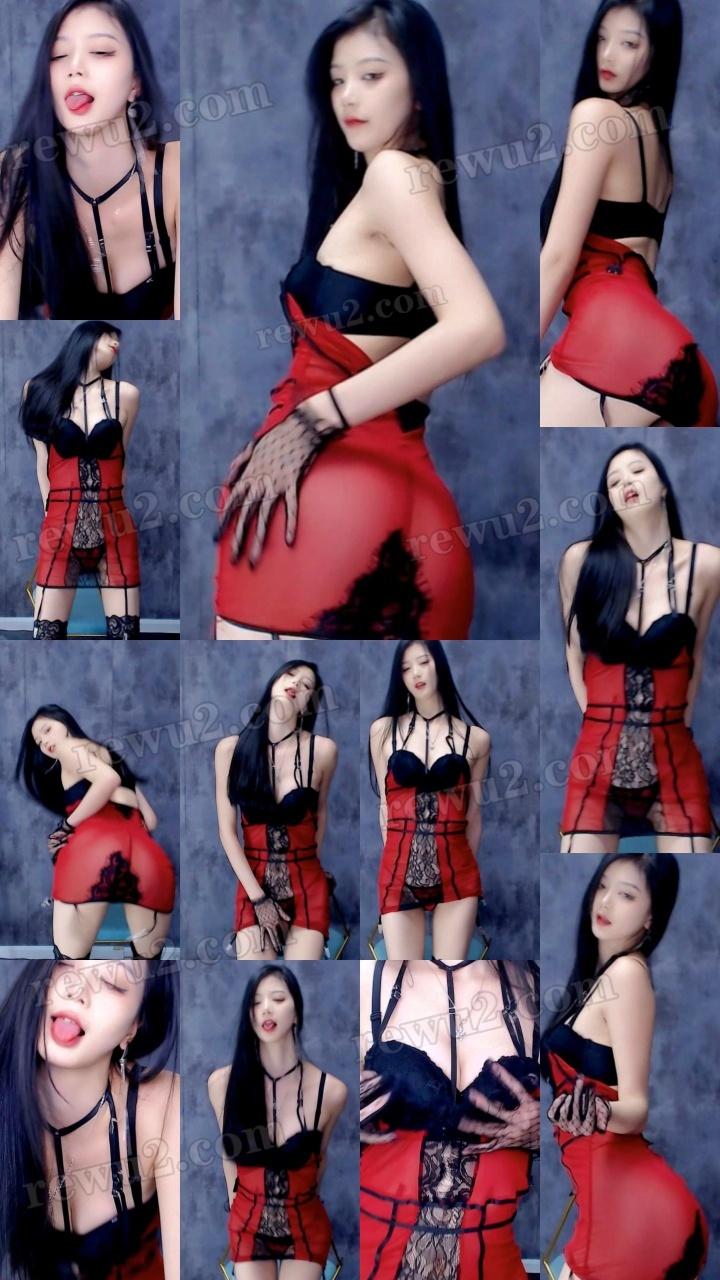 【网易CC】耶耶 私人丁字定制跳舞 内露顶豚骑乘 表情到位诱人 原版无水印(1V390M2分)