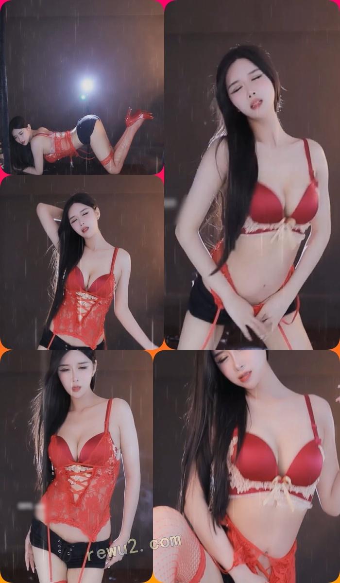 【网易CC主播】小恩雅无水印定制红色高跟雨天跳舞三连 无水印（1v/671m）