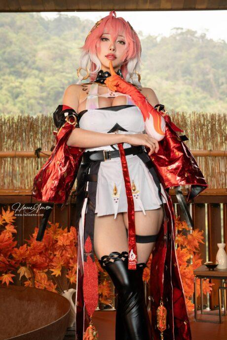 从游戏到现实：雨波_HaneAmeCOS再现长离的性感与智慧