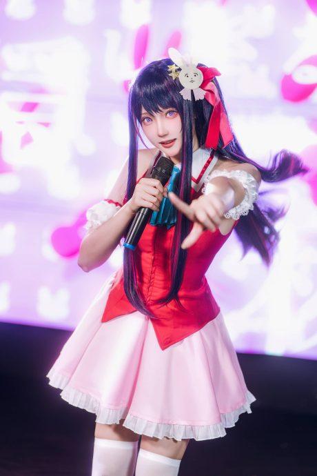 偶像梦想照进现实：瓜希酱cos星野爱紫罗兰星眸直击心脏