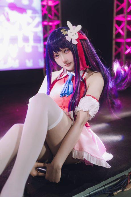 偶像梦想照进现实：瓜希酱cos星野爱紫罗兰星眸直击心脏