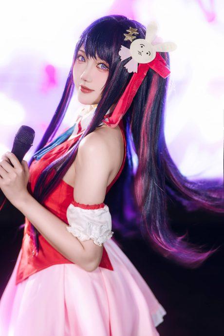 偶像梦想照进现实：瓜希酱cos星野爱紫罗兰星眸直击心脏