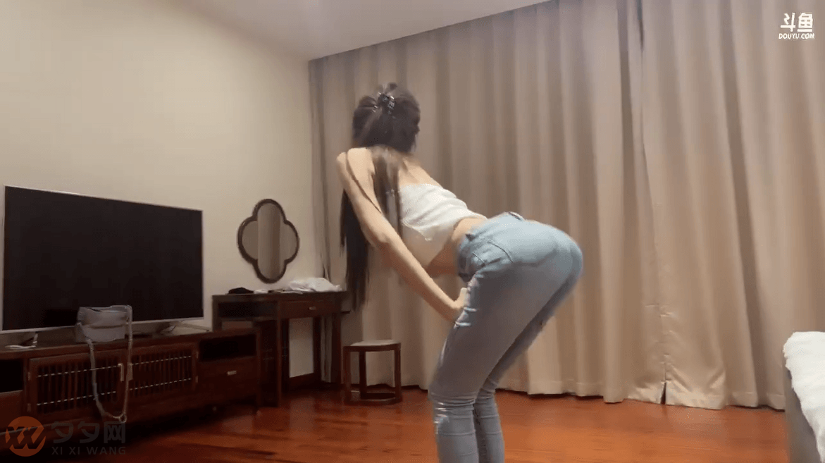 斗鱼主播秀秀呢精选加特林舞蹈视频合集[81V/12.9G]