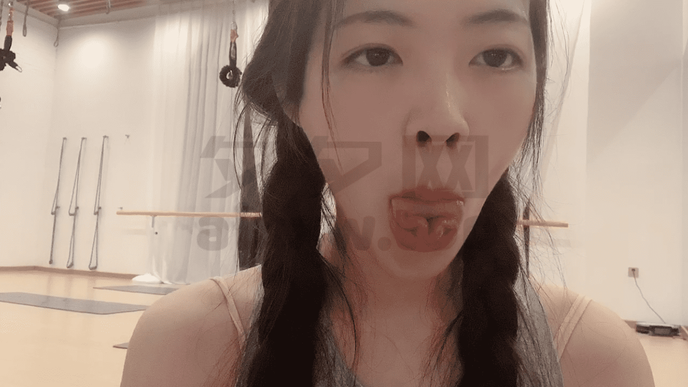 斗鱼@劳拉殿下飞机+火箭定制视频合集[231P+38V/2.32G]