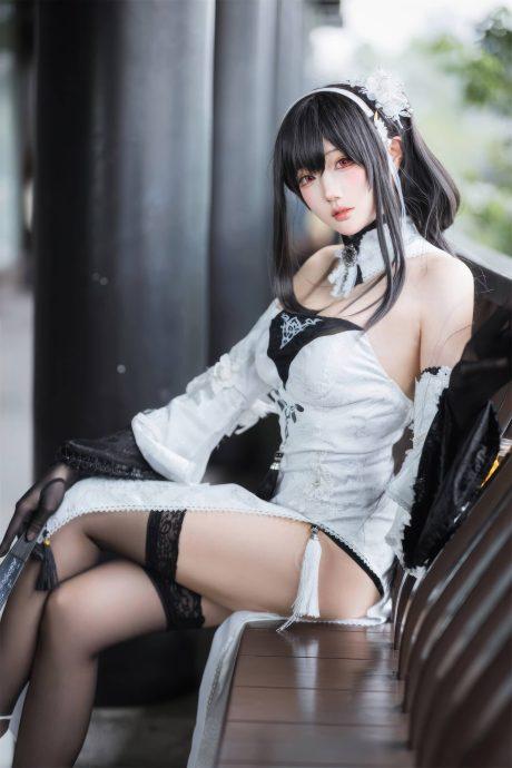 碧蓝航线瓜希酱COS：展现旗袍镇海谋略型御姐的沉稳魅力