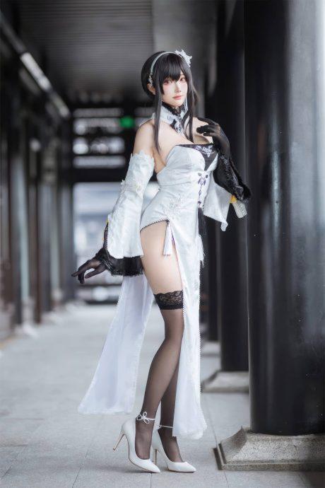 碧蓝航线瓜希酱COS：展现旗袍镇海谋略型御姐的沉稳魅力