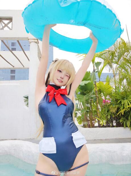 碧蓝航线阳炎型小菠萝COS：玛莉萝丝甜美可爱的夏日诱惑